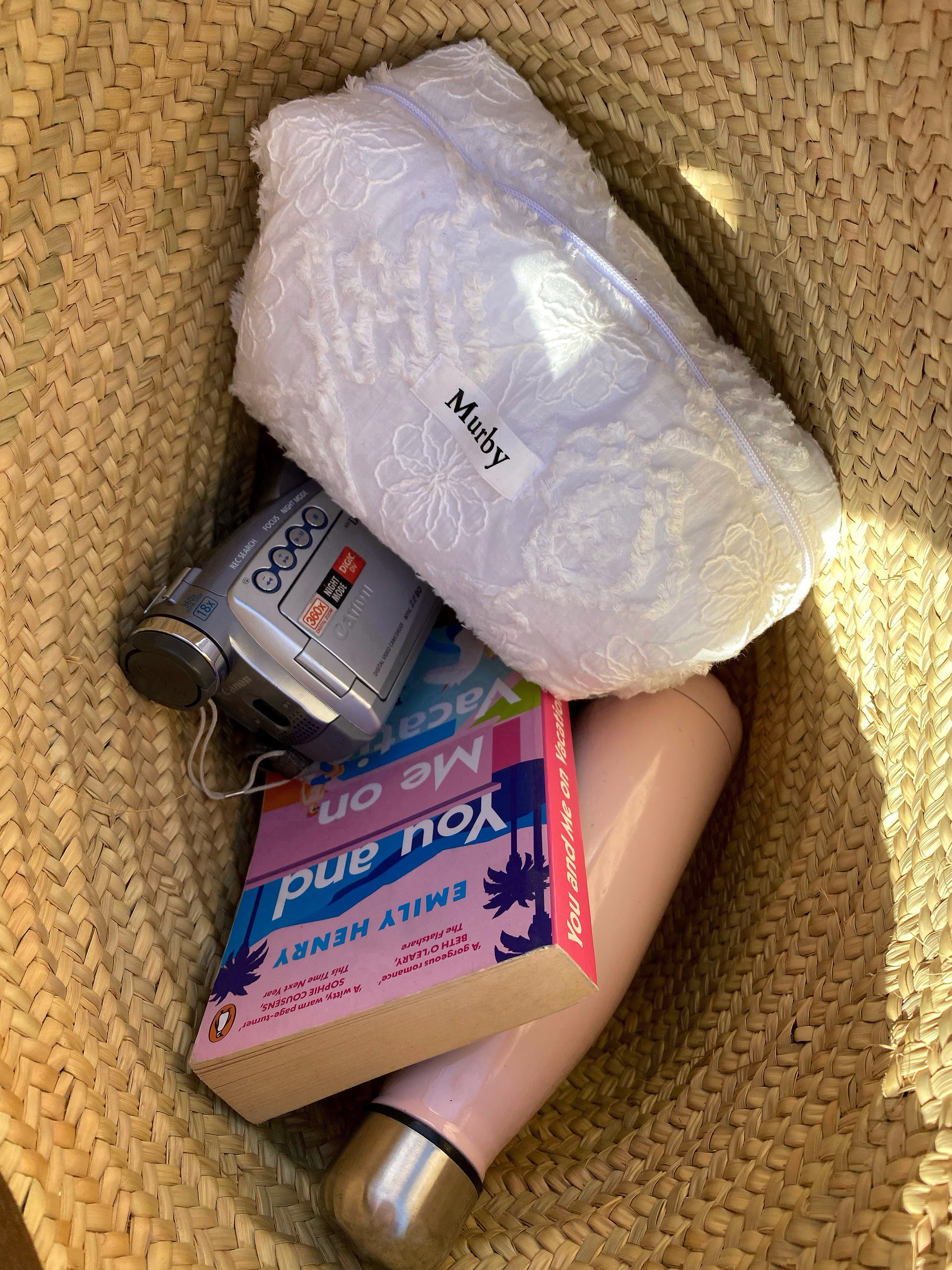 🤍 Bloom Petals beauty case