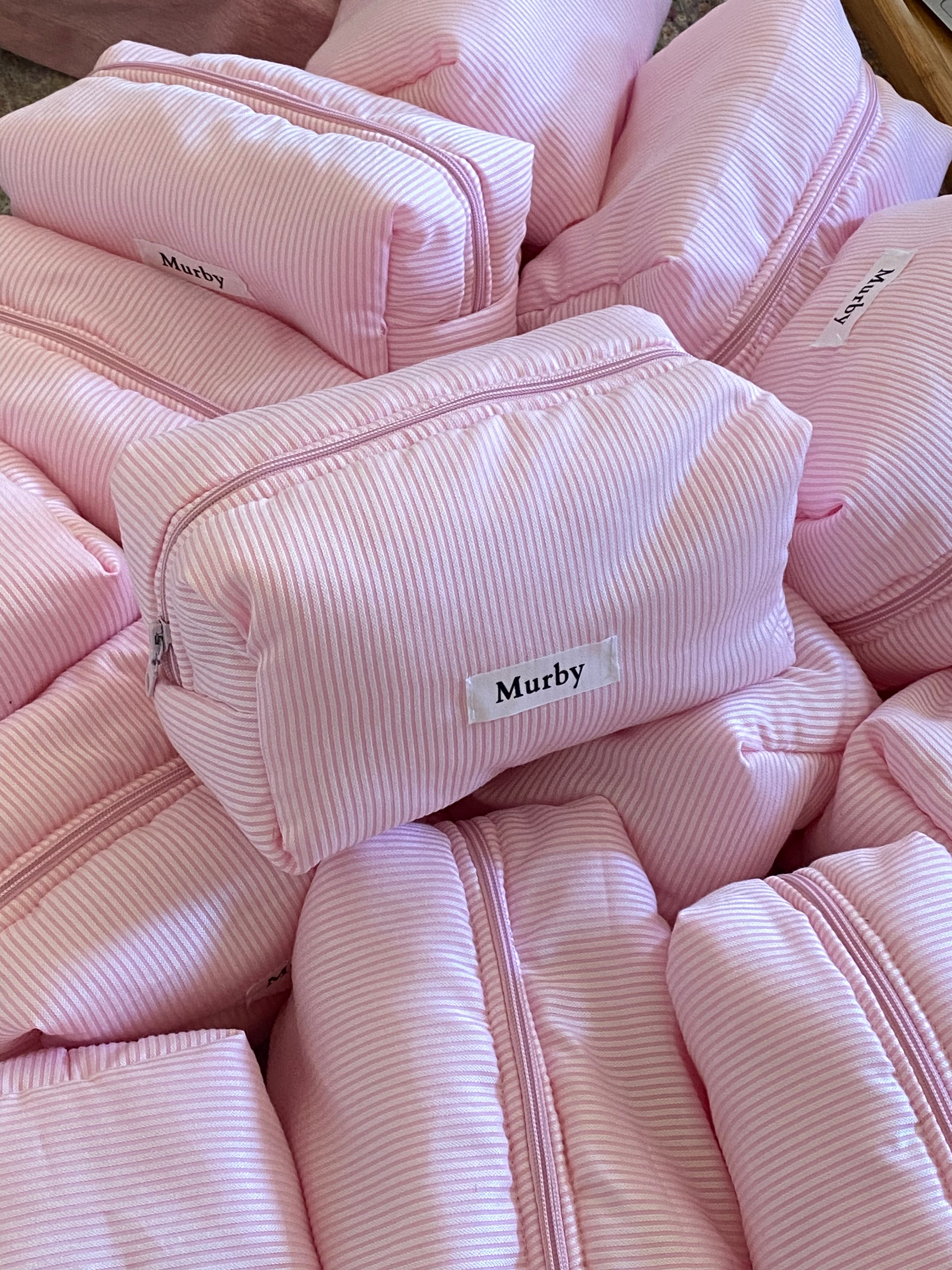 🌸 Pink Stripes beauty case